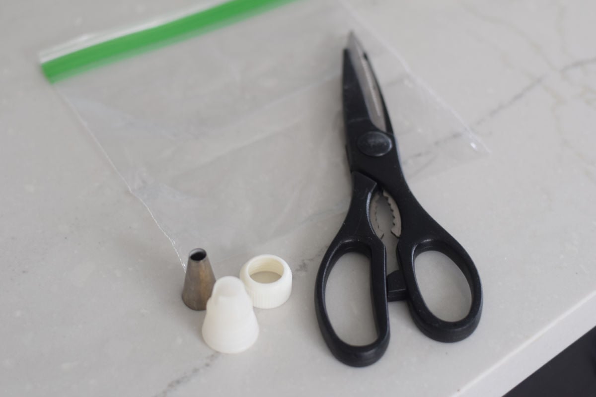 how to make a piping bag