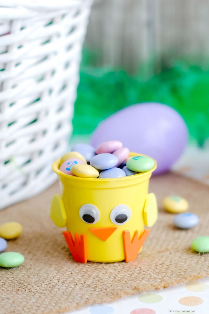 Over 33 Easter Craft Ideas for Kids to Make - These ideas are perfect for school, spring or Easter parties, preschool, Sunday School, or at home DIY crafts! Bunnies, Chicks, Eggs, and Religious. www.kidfriendlythingstodo.com